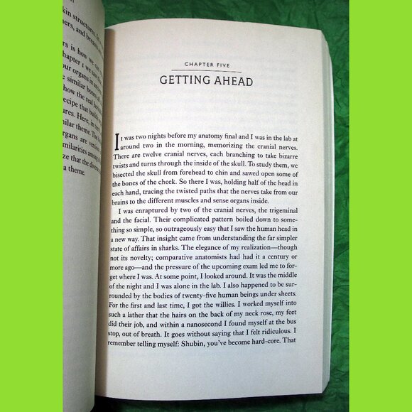 Book -  Your Inner Fish: A 3.5-Billion-Year History of the Human Body - Picture 4 of 14